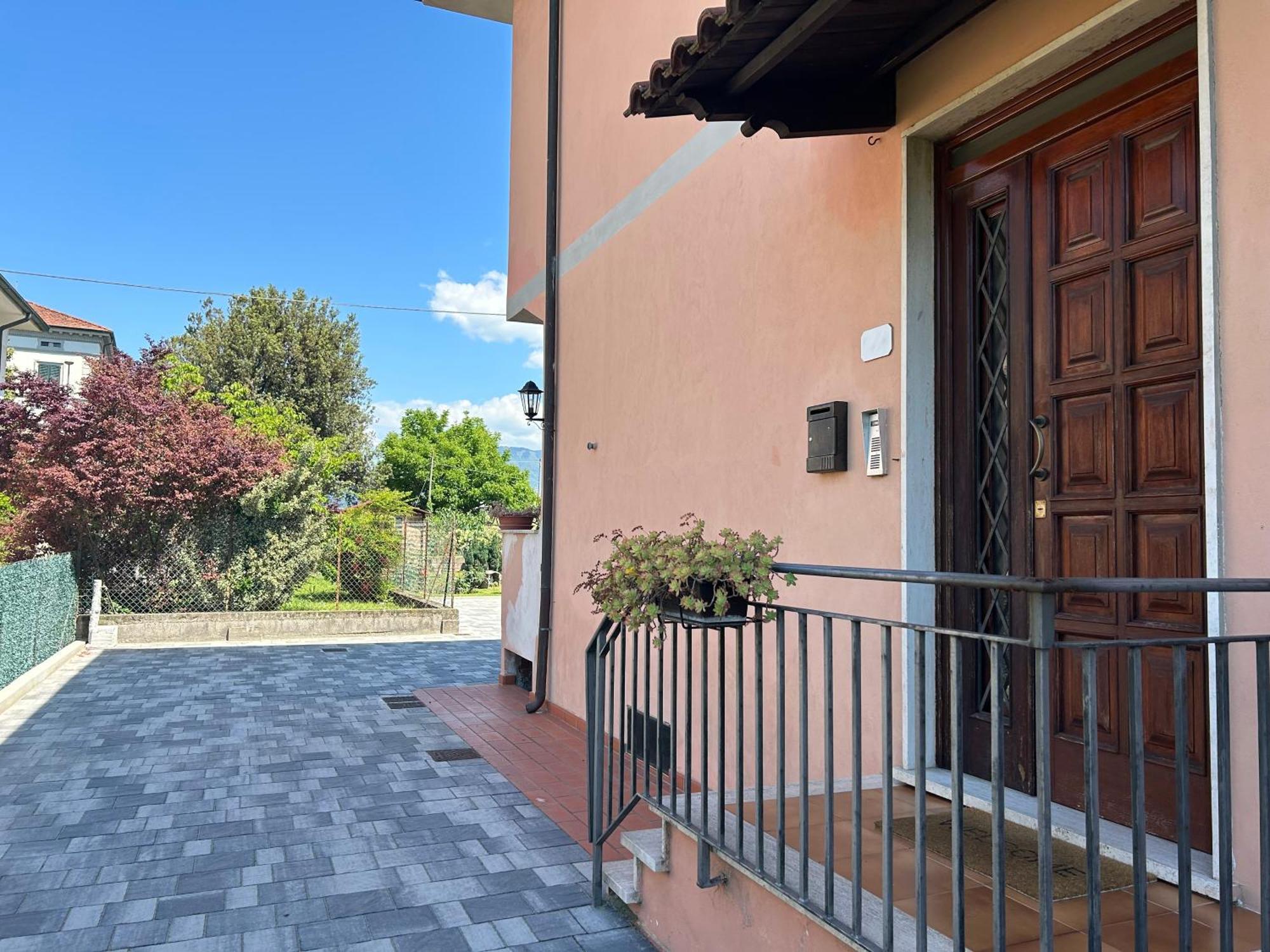 Albi'S House,Terrazza ,Wi-Fi, Parcheggio, Ac Apartment Lucca Ngoại thất bức ảnh