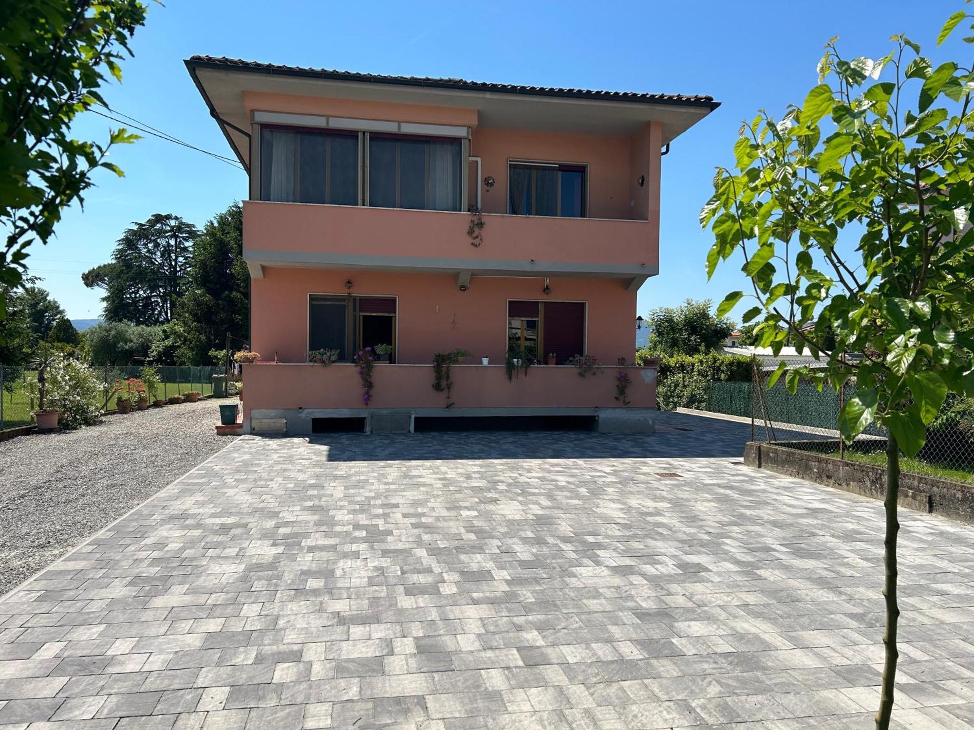 Albi'S House,Terrazza ,Wi-Fi, Parcheggio, Ac Apartment Lucca Ngoại thất bức ảnh